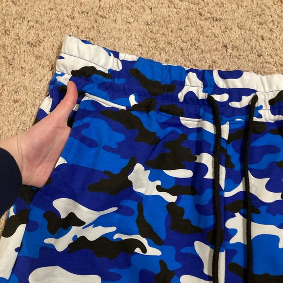 🌟2/$20 NWT Men’s Galaxy by Harvic blue Camo shorts - Picture 4 of 11
